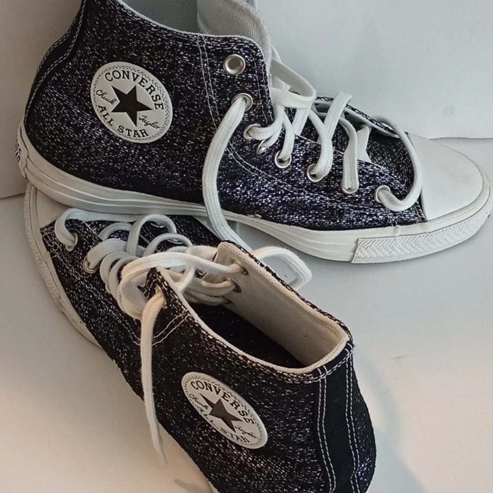 Converse Chuck Taylor High Top Sneaker in metallic Silver - Picture 5 of 8